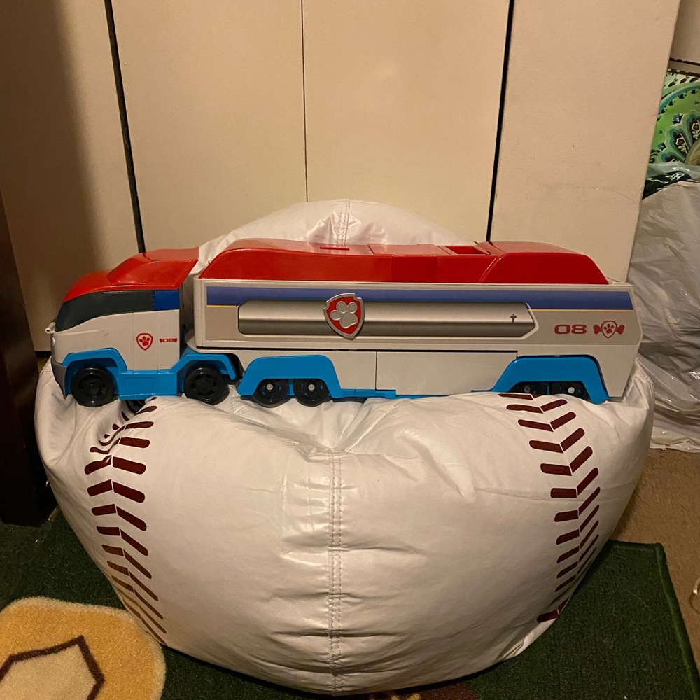 Paw Patrol bus